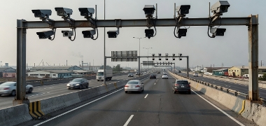 Radar com IA já multa motoristas no celular e sem cinto no Rodoanel de São Paulo